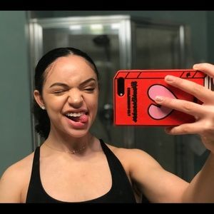 Meet your Posher, Caitlyn